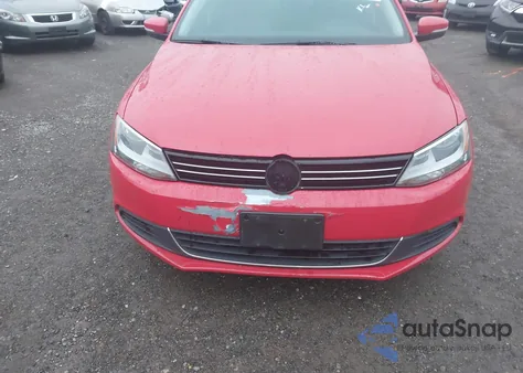 2014 Volkswagen Jetta 1.8T Se z USA, uszkodzony, nr VIN 3VWD17AJ7EM418488